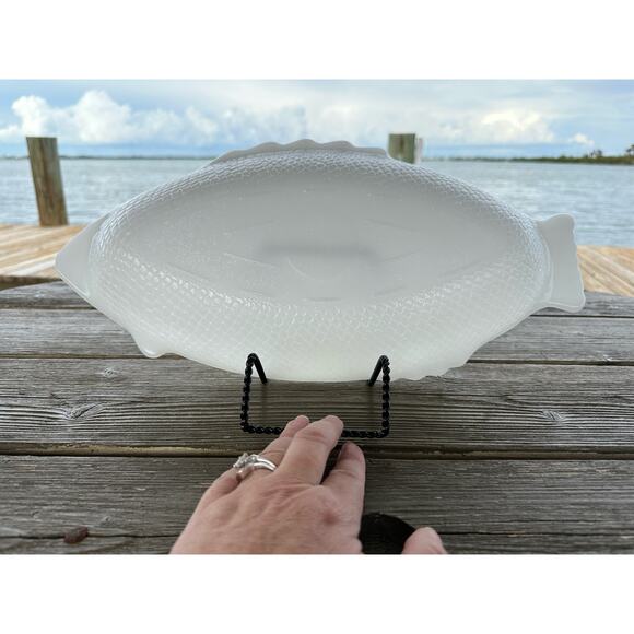 Vintage Milk Glass Fish by Glasbake McKee, 9 inch Fish Shape Baker, Seafood Dish - Picture 15 of 15